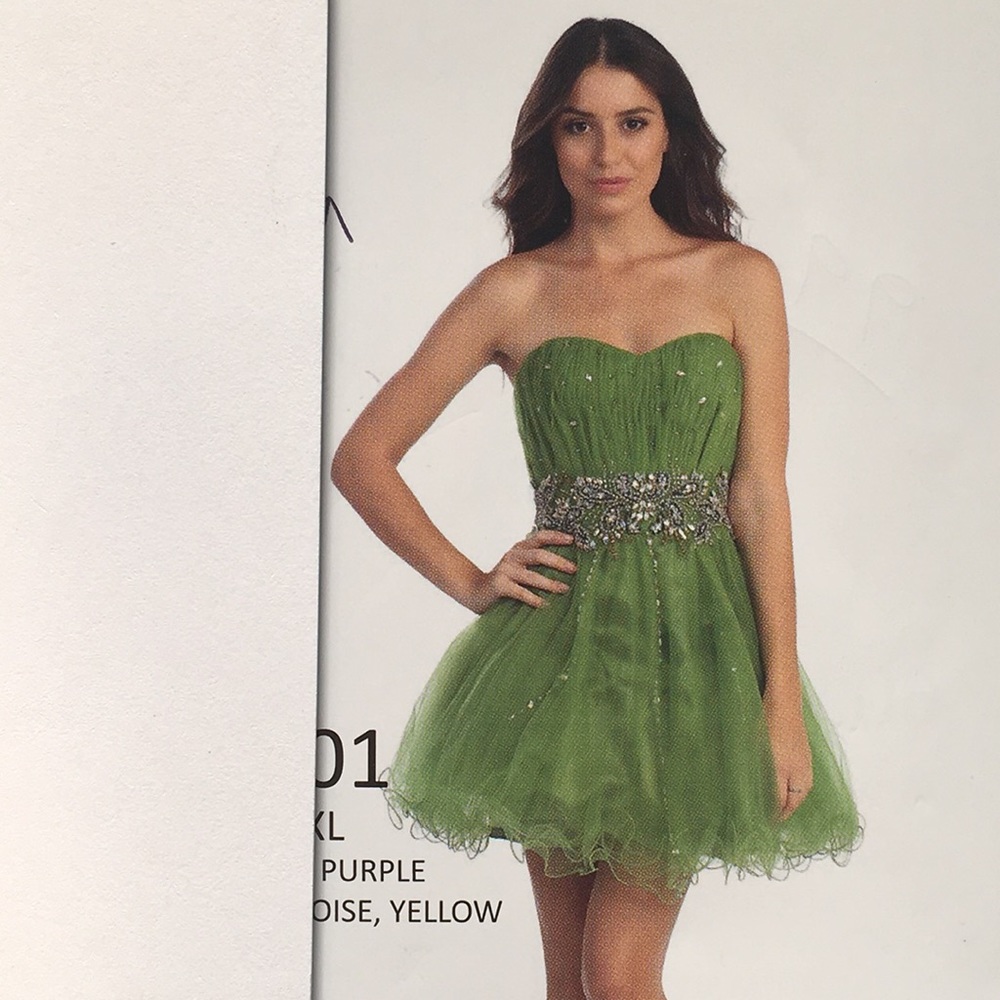 *SOLD*💜Purple Bedazzled Formal Strapless Dress - Picture 7 of 8